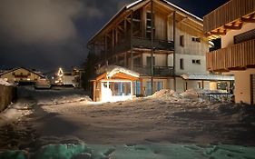 Garni - Hotel Am Burghuegel